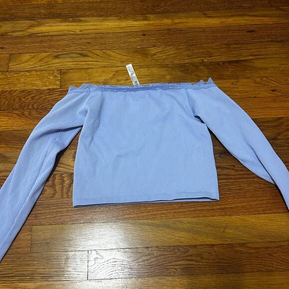 Out from Under Melani Seamless off the shoulder long sleeve crop top - Picture 4 of 4